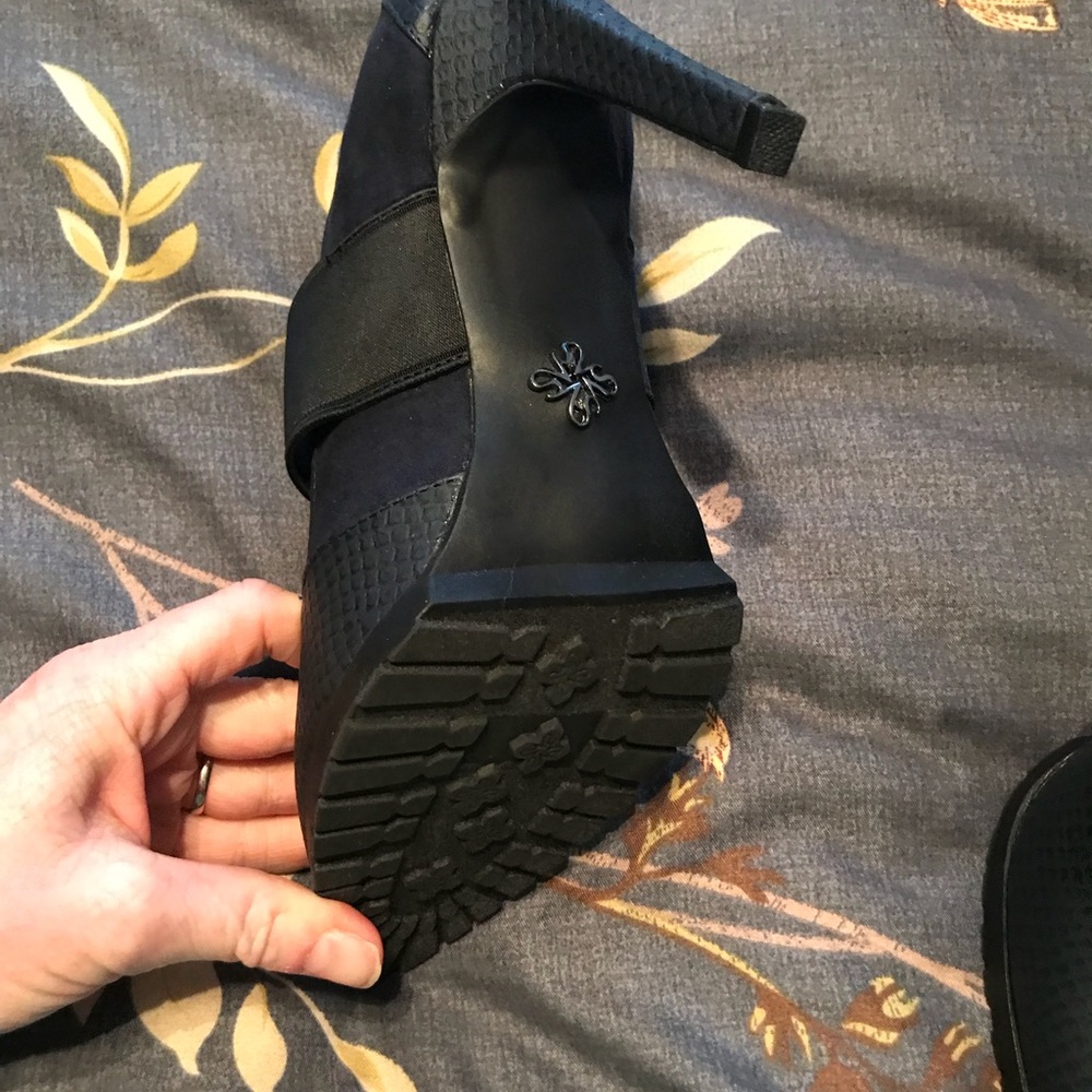 Simply Vera 3” Blue heels - Picture 3 of 4